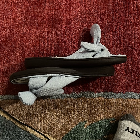 Ellen Tracy Blue Floral Sandals - Picture 4 of 7